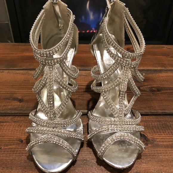 Heels - Picture 2 of 4